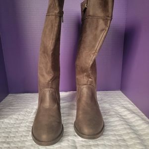 Brown boots
